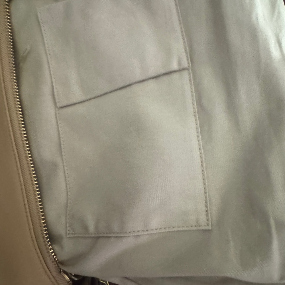 Coach Tan Leather Shoulder Bag with Gold Hardware - Picture 7 of 10